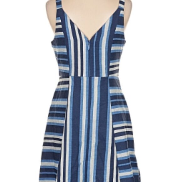 BCBGeneration Dress Pretty Size 8 M Blue Vacation - Picture 2 of 4